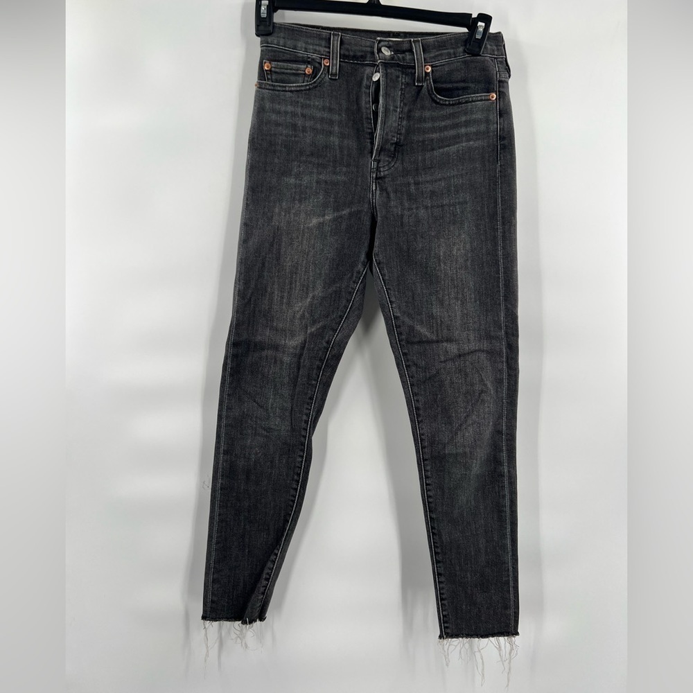Levi’s wedgie skinny gray jeans size 28